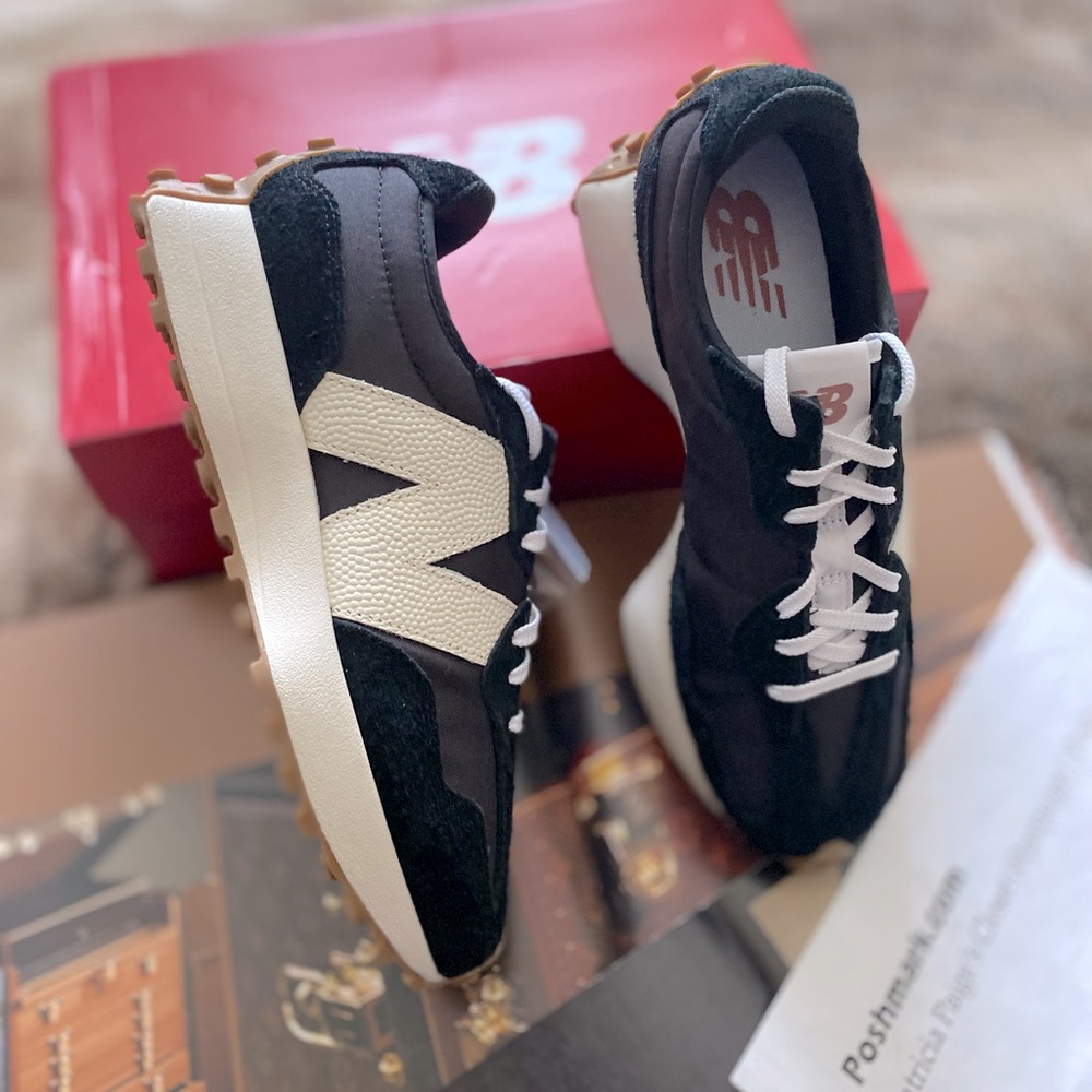 New Balance Women's Black and Cream Retro-Style Sneakers - Picture 16 of 16